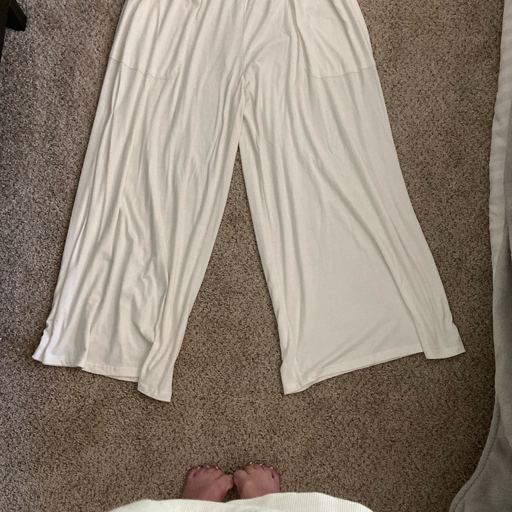 Amazon Women's White Wide Leg Pants - Picture 6 of 9